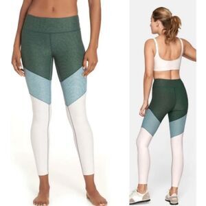 Outdoor voices colorblock green and white leggings. Medium